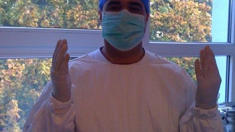 Ultras cu halat. Un medic de origine iraniana este unul dintre cei mai mari fani ai echipei Universitatea Craiova Imagine