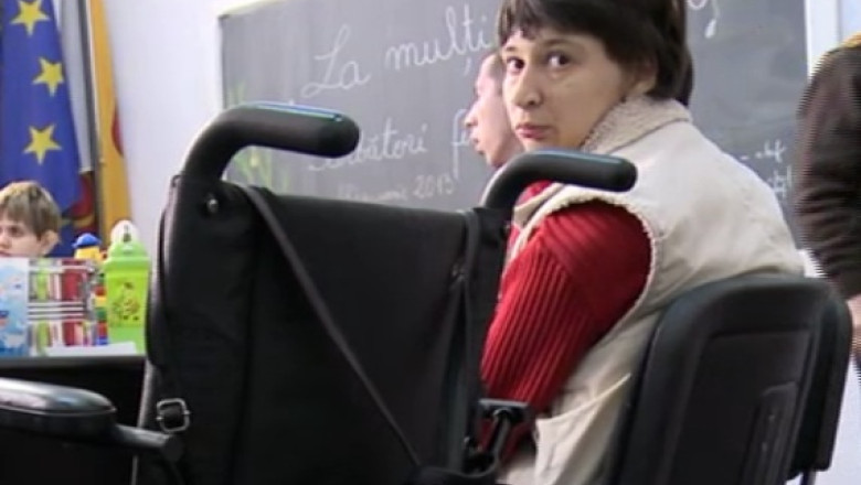 Umiliti pentru stampila. Persoanele infirme indura chinul de a veni anual la control Imagine