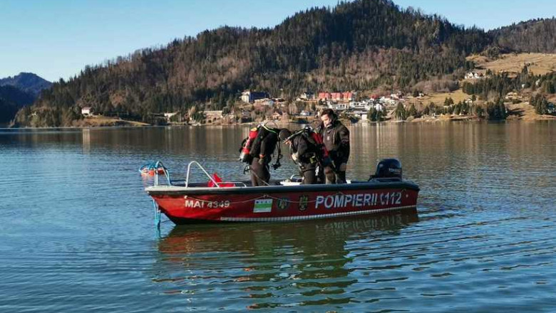 Un adolescent a murit inecat in lacul Colibita, dupa ce a cazut dintr-o barca Imagine