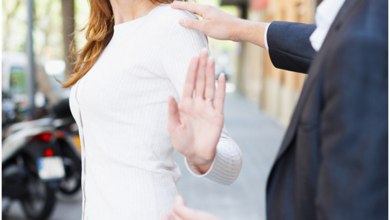 Un adolescent de 17 ani a ajuns dupa gratii pentru ca a pipait o tanara pe strada, in Iasi Imagine