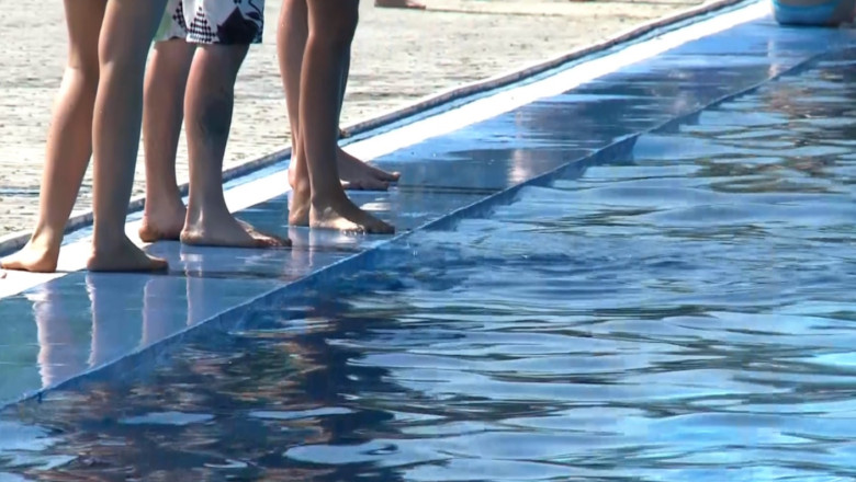 Un adolescent s-a inecat in piscina unui hotel din Botosani Imagine