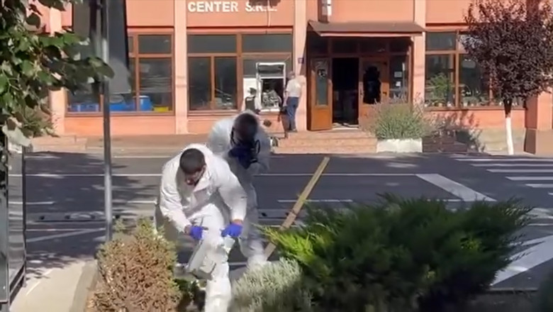 Un albanez si doi romani, autorii spargerii bancomatului din Siria, judetul Arad, prinsi cand incercau sa iasa din tara Imagine