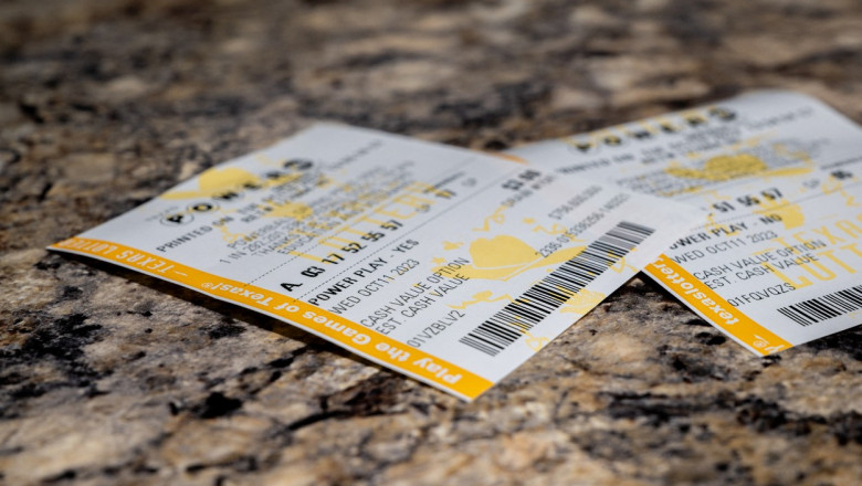 Un american din California a castigat la loterie 1,7 miliarde $ cu un bilet de 2 $ Imagine