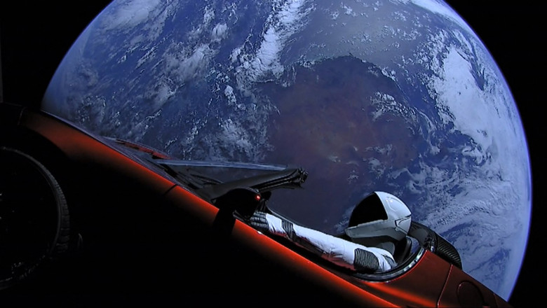 Un „asteroid” care se indrepta alarmant spre Pamant s-a dovedit a fi Tesla lansata de Elon Musk in 2018 in spatiu Imagine