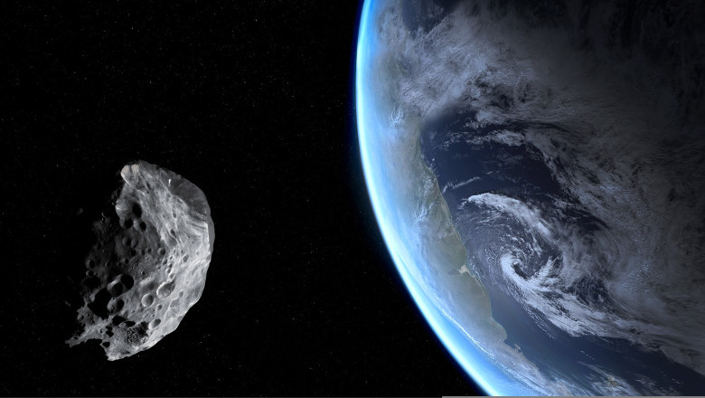 Un asteroid de marimea unui stadion, „potential periculos”, va trece astazi pe langa Pamant Imagine