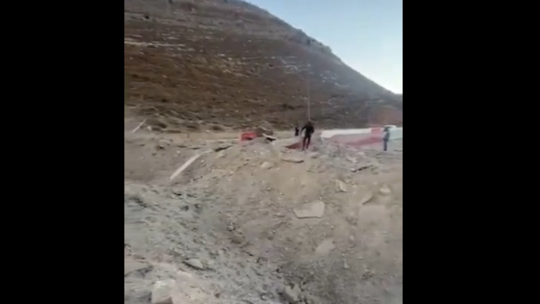 Un atac israelian a distrus un drum folosit de libanezi pentru a fugi in Siria. Ce spune IDF Imagine