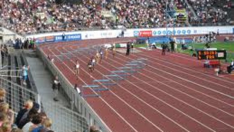 Un atlet roman, alaturi de Bolt Imagine