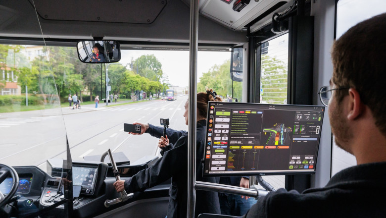 Un autobuz electric fara sofer a fost testat in premiera, la Cluj-Napoca. „Viitorul circula in oras fara sofer, dar cu viziune” Imagine