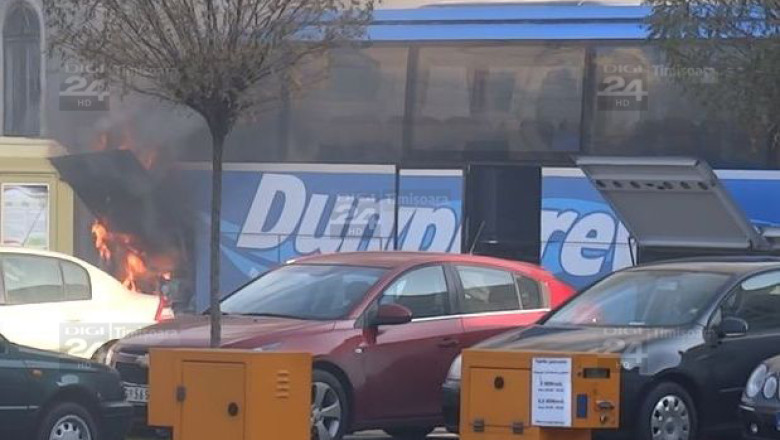 Un autocar, care urma sa plece cu turisti sarbi, a luat foc in centrul Timisoarei Imagine