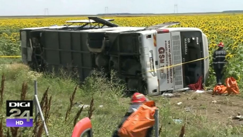 Un autocar plin cu turisti, implicat intr-un accident pe A2. 33 de persoane au fost ranite, patru sunt in stare grava Imagine