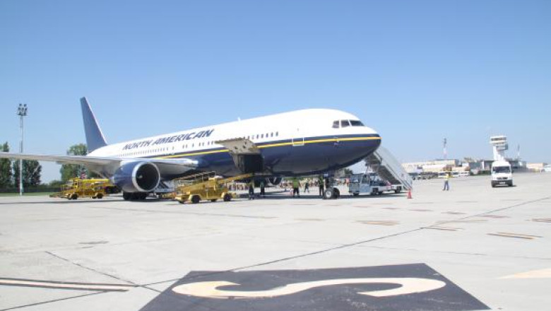 Un avion a aterizat de urgenta in Philadelphia, dupa o amenintare cu bomba Imagine