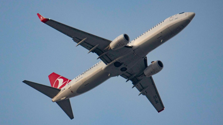 Un avion al companiei Turkish Airlines a aterizat de urgenta pe Aeroportul Otopeni. Un pasager a murit la bord Imagine