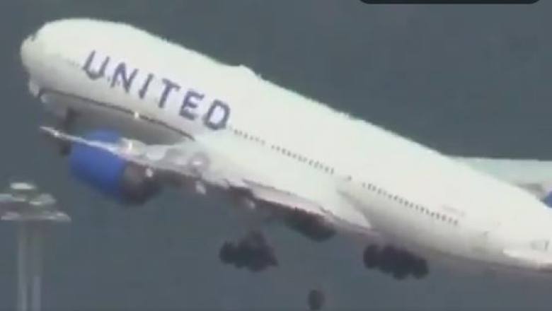Un avion Boeing a aterizat de urgenta dupa ce si-a pierdut o roata in zbor Imagine