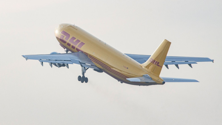 Un avion cargo s-a prabusit langa aeroportul din Vilnius, intr-o zona rezidentiala. O persoana a murit Imagine