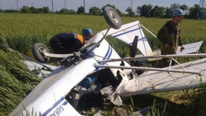 Un avion de agrement s-a prabusit la Moscova. Doua persoane si-au pierdut viata Imagine