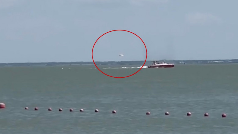 Un avion de lupta rusesc s-a prabusit in apele Marii Azov. Pilotul a murit Imagine