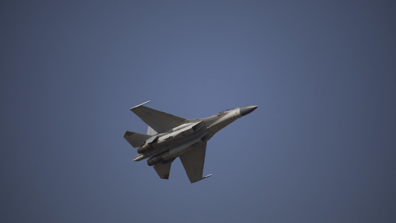 Un avion militar al Chinei s-a apropiat la 3 metri de o aeronava a SUA si a fortat-o sa faca manevre ca sa evite ciocnirea Imagine