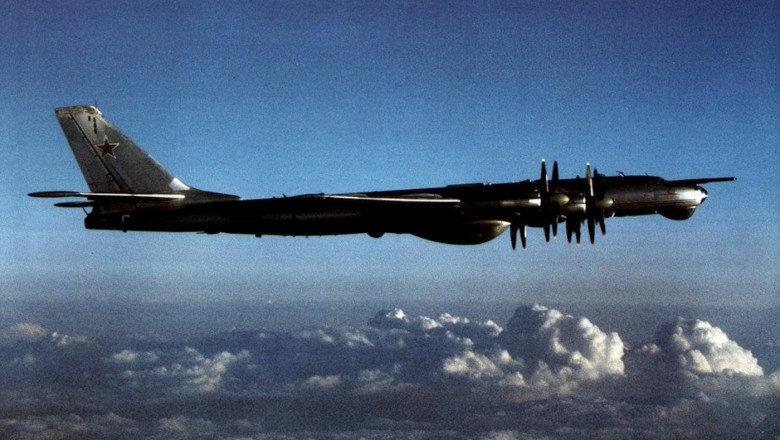 Un avion militar rus a fost detectat in apropierea spatiului aerian britanic. „Ursul” e cel mai mare bombardier strategic al lui Putin Imagine