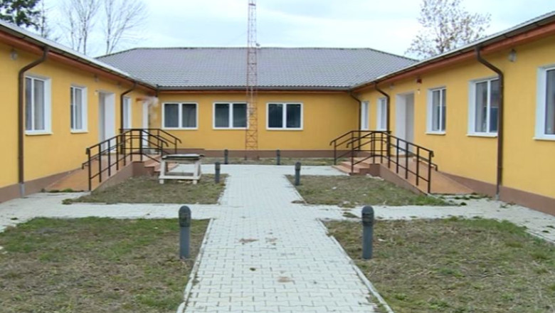 Un azil modernizat din Fagaras sta inchis de un an de zile. Primaria nu are bani sa plateasca angajatii Imagine