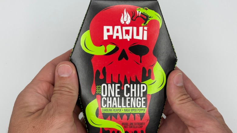 Un baiat de 14 ani a murit dupa ce a raspuns la o provocare si a mancat un chips extrem de picant Imagine