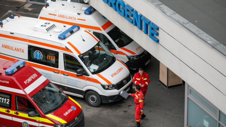 Un baiat din Botosani s-a dus la spital pentru ca nu mai putea sa-si scoata inelele. Medicii nu au reusit si au chemat pompierii Imagine