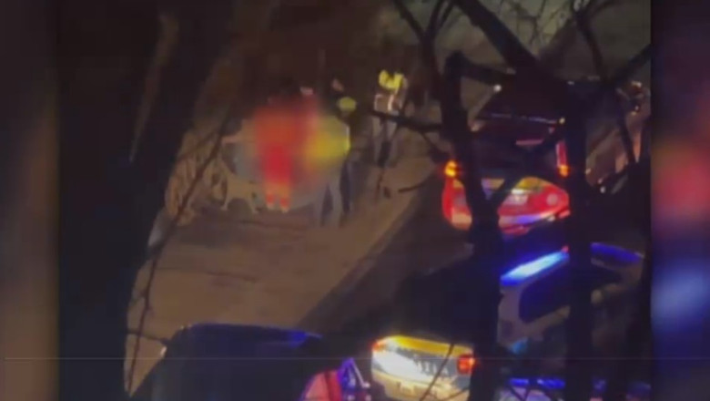 Un baietel de 5 ani a cazut de la etajul 3 al unui bloc din Galati. Intr-o clipa de neatentie a mamei, a deschis geamul si s-a prabusit Imagine