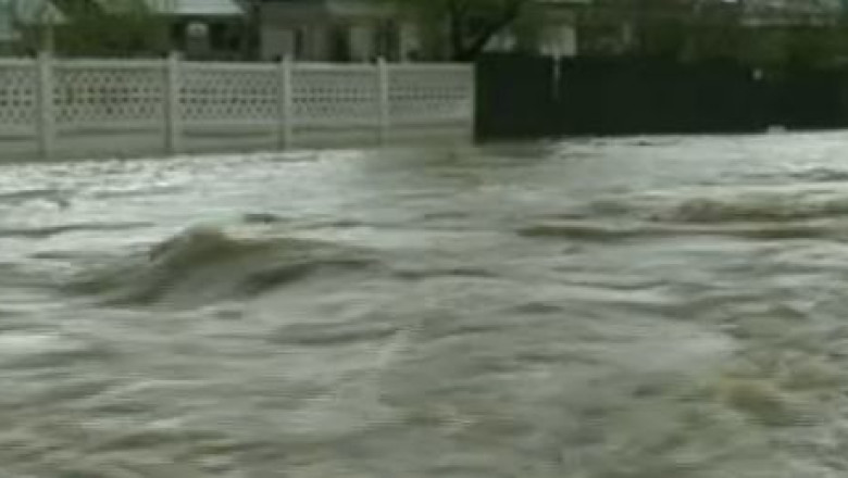 Un barbat a fost luat de ape in judetul Prahova. Fiul sau, in varsta de cinci ani, a fost gasit pe mal Imagine