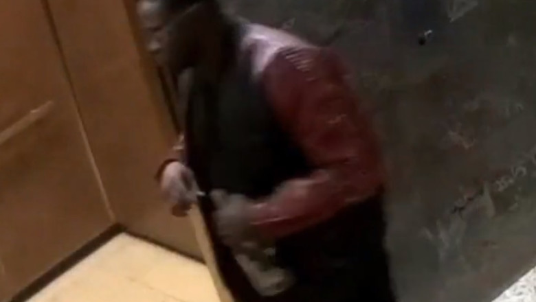 Un barbat a fost ucis sub ochii familiei dupa ce a tinut usa de la lift deschisa pentru un grup de femei. „Fiul meu era un gentleman” Imagine