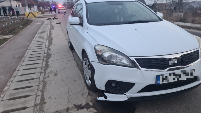 Un barbat a murit dupa ce a fost lovit de o masina, in timp ce mergea pe strada Imagine