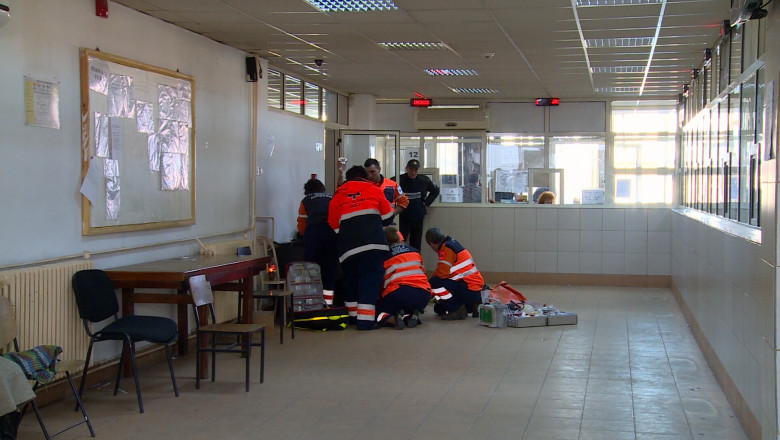 Un barbat a murit in sediul Directiei de Taxe si Impozite Craiova. Acesta venise sa isi plateasca darile  Imagine