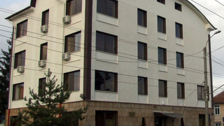 Un barbat a murit in timp ce statea la rand la Casa de Pensii Brasov Imagine