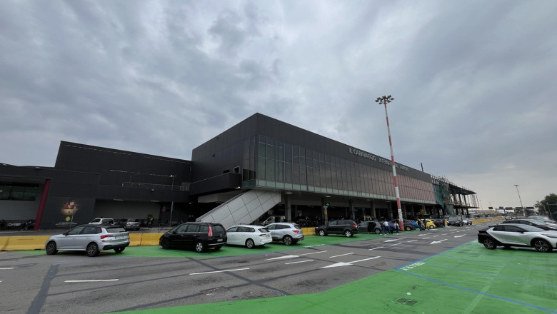 Un barbat a murit pe aeroportul din Bergamo, aspirat de motorul unui avion. Zborurile au fost suspendate Imagine