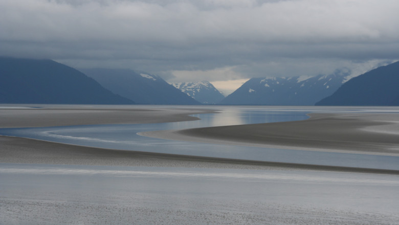 Un barbat a ramas blocat in noroi in Alaska si s-a inecat dupa ce mareea a ajuns la el inaintea salvatorilor Imagine