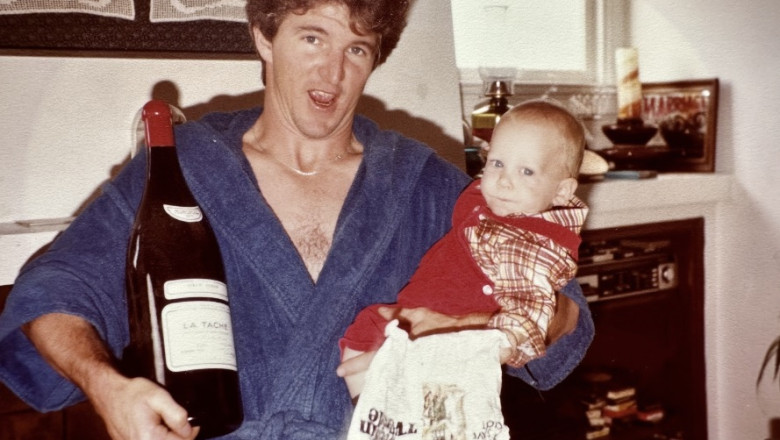 Un barbat a vandut cu 100.000 de dolari o sticla de vin pe care a uitat-o timp de 50 de ani in beciul casei Imagine