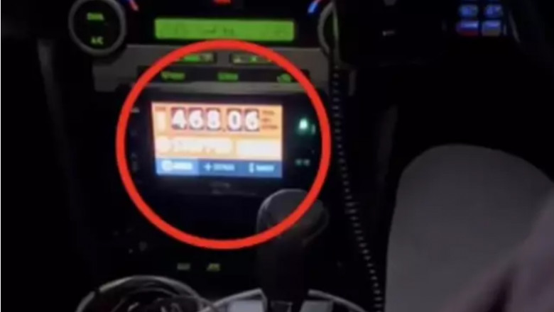 Un barbat care a adormit intr-un taxi a aflat la destinatie ca are de platit o suma uriasa. Explicatia soferului: „Sunt nou” Imagine