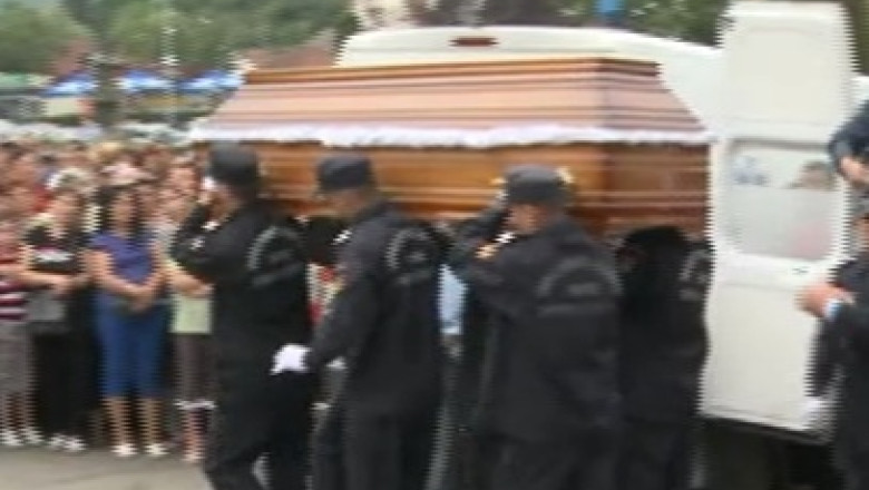 Un barbat care a murit in accidentul din Muntenegru a vrut sa renunte la vacanta si a oferit biletele gratuit Imagine