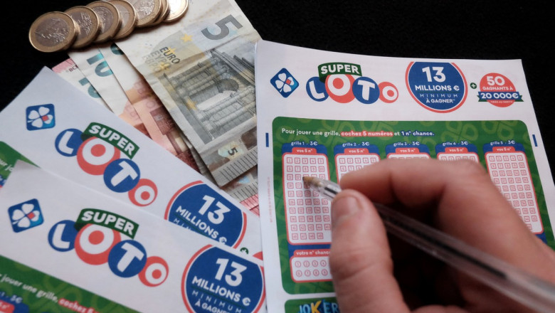 Un barbat care a uitat ca a jucat deja la loto a pus din nou un bilet cu aceleasi numere si a castigat de doua ori Imagine