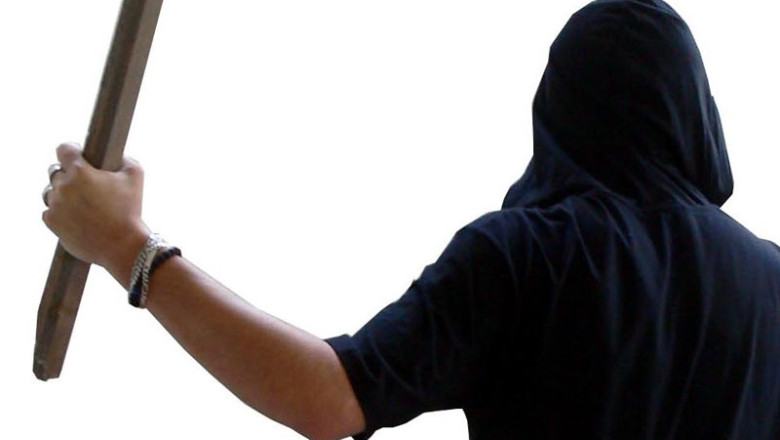 Un barbat din Buzias a ajuns in spital dupa ce a fost batut cu batele de mai multi indivizi Imagine