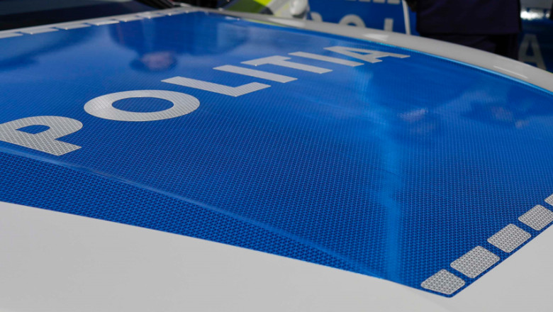 Un barbat din Neamt a luat crucea de pe mormantul soacrei si a pus-o in fata locuintei sotiei sale, care a plecat de acasa Imagine