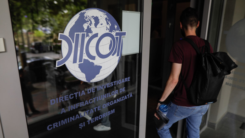 Un barbat din Timisoara punea copii sa trimita amenintari cu bomba la mai multe institutii. Acum e cercetat pentru amenintare terorista Imagine