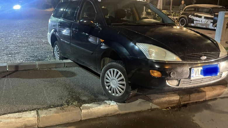 Un barbat din Valcea a intrat cu masina pe trotuar, in incercarea de a-si omori tatal si fratele Imagine