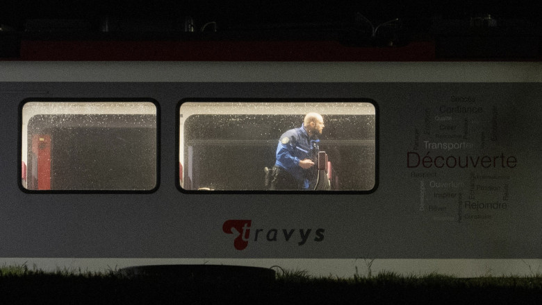 Un barbat inarmat cu un cutit si un topor a luat 15 ostatici intr-un tren din Elvetia. Ce au aflat politistii despre el Imagine