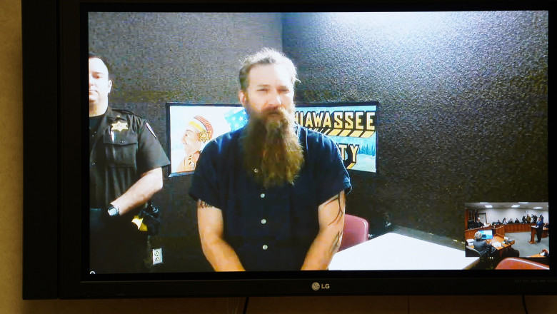 Un barbat l-a mancat pe un tanar pe care l-a agatat pe o aplicatie pentru gay Imagine