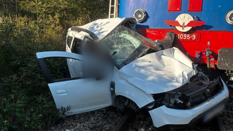 Un barbat si o femeie au murit, dupa ce masina in care se aflau a fost lovita de tren intr-un cartier din Oradea