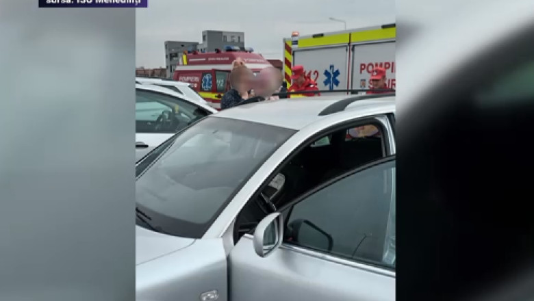 Un bebelus de 9 luni a ramas blocat in masina, dupa ce mama lui a uitat cheile in interior si a inchis portiera Imagine