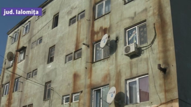 Un bloc din Fetesti, pe cale sa se prabuseasca din cauza inclinarii Imagine