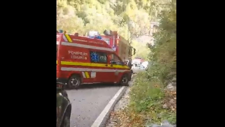 Un bolovan a cazut peste o masina si a omorat soferul, pe Defileul Jiului. MT: Sunt situatii pe care nimeni nu le poate controla Imagine