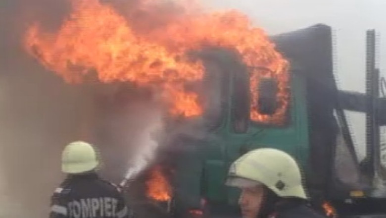 Un camion a luat foc pe drumul dintre Lugoj si Timisoara Imagine