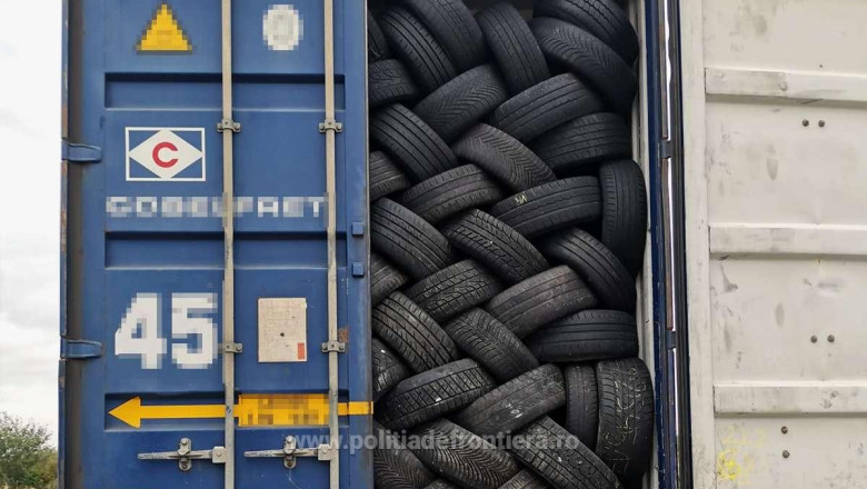 Un camion cu 10 tone de cauciucuri uzate din Germania a fost intors din drum in Vama Petea. Explicatiile politistilor de frontiera Imagine