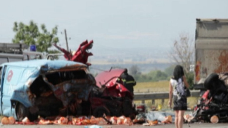 Un camion romanesc, accident in Bulgaria. Trei oameni au murit si cinci au fost raniti Imagine